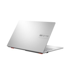 Ordinateur Portable Asus 90NB0ZR1-M011S0 512 GB SSD 8 GB RAM AMD Ryzen 5 7520U